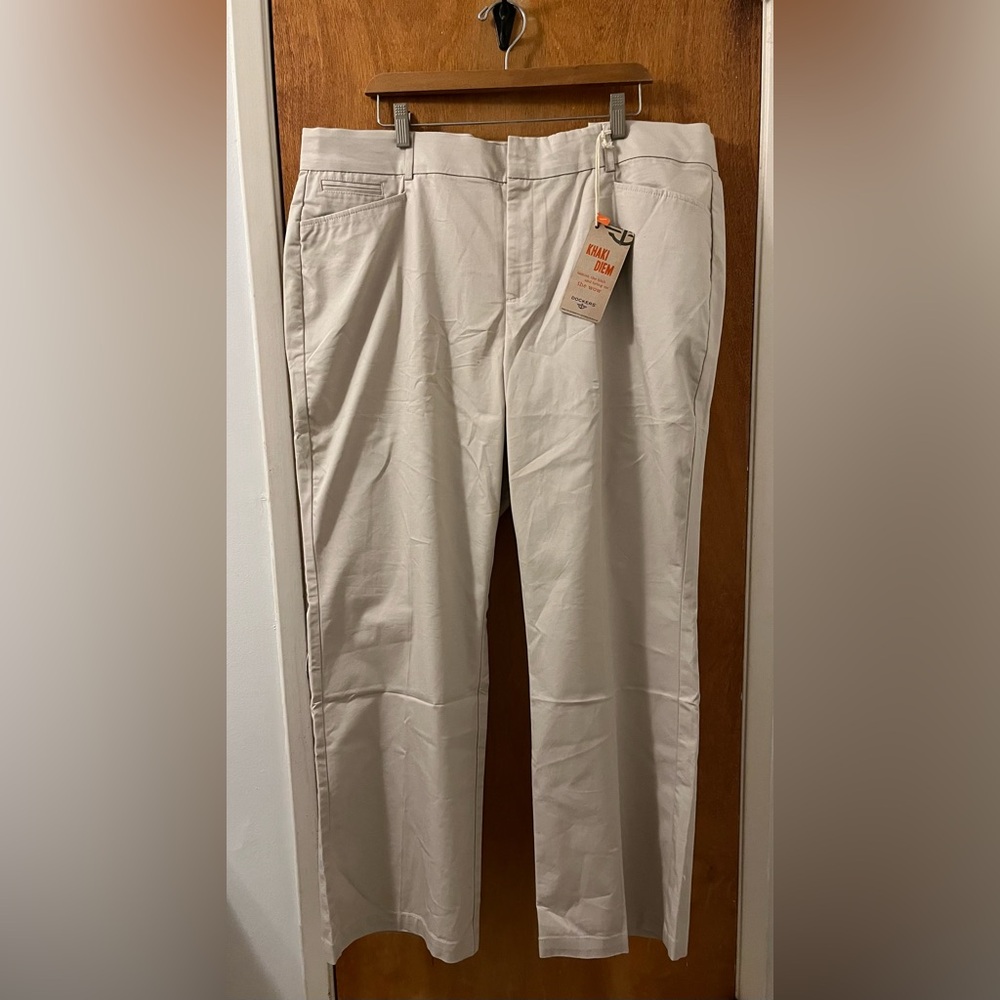 Light stone Dockers Khaki Diem women’s Metro Trouser pants 22W reg. length NWT
